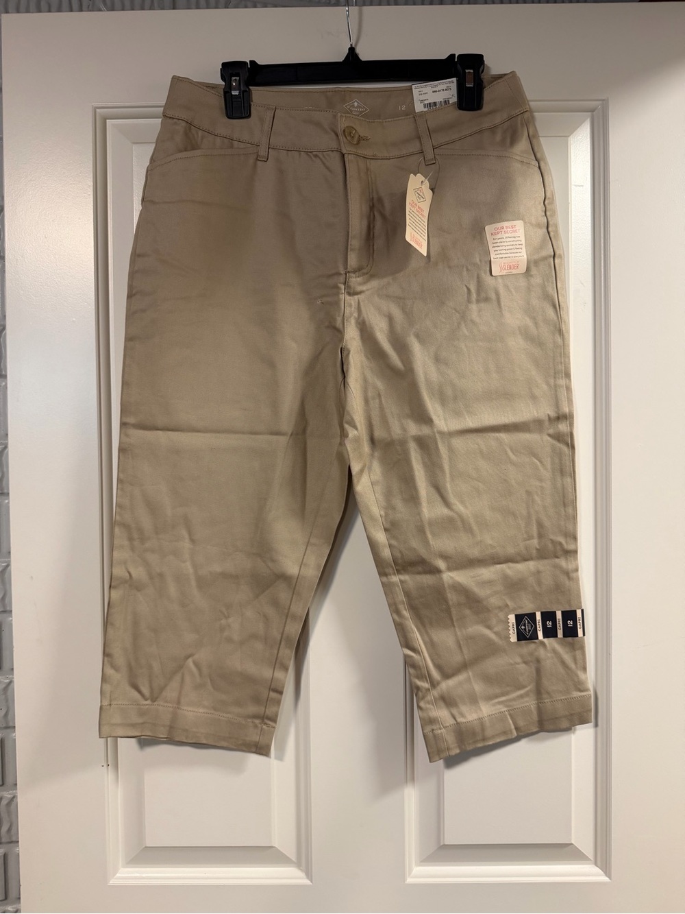 St. John’s Bay Secretly Slender Capri Pants Women’s 12 Khaki NWT